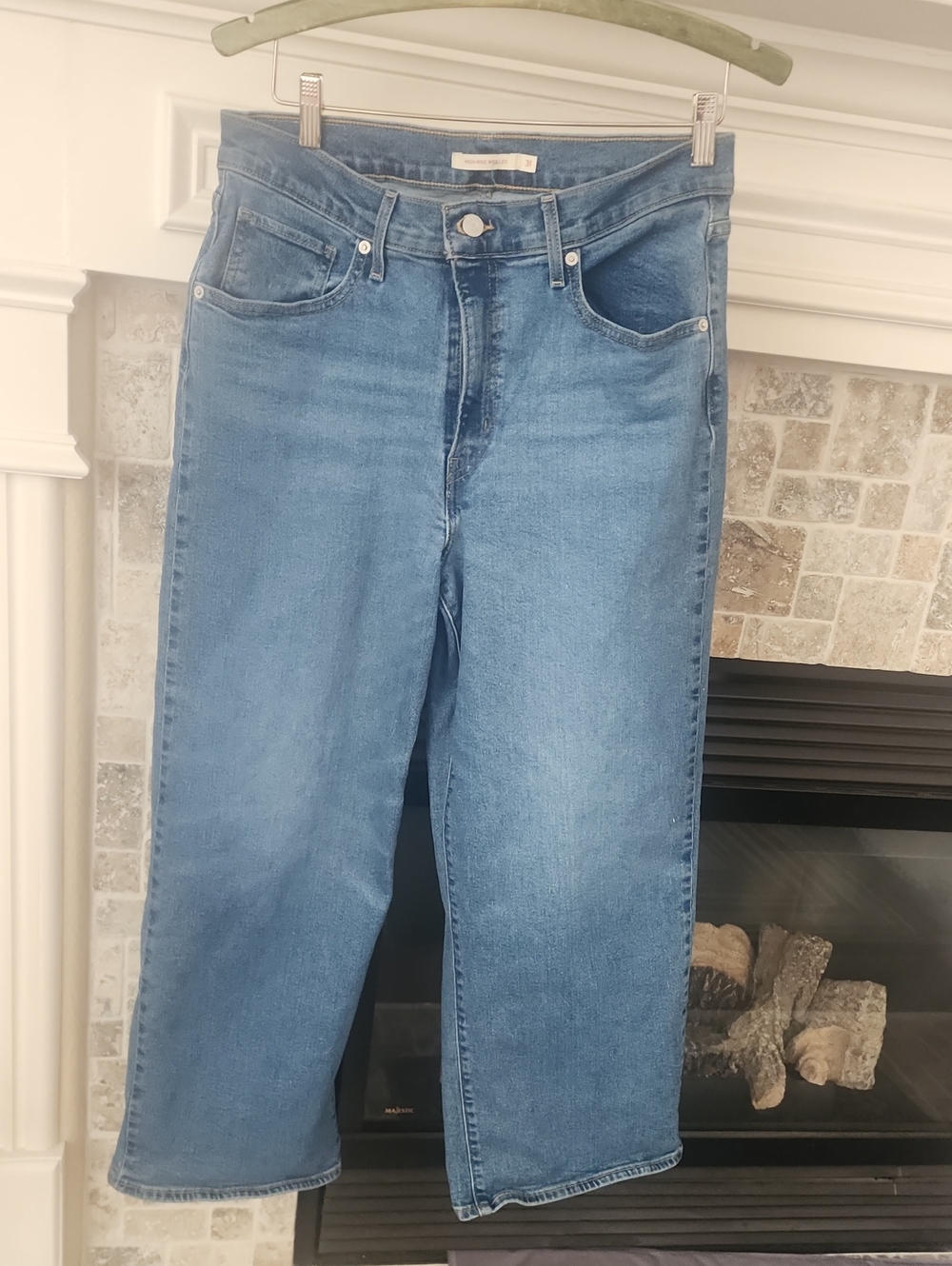 Levi's Women's Wide-Leg Jeans in Medium Blue Wash